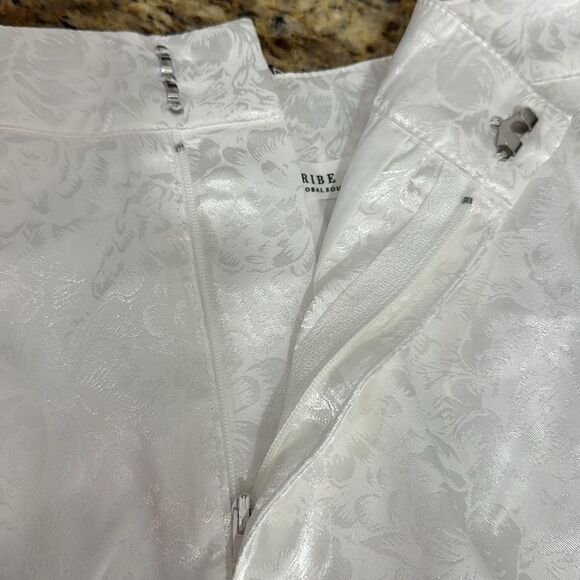12th Tribe High Waisted Satin Shorts In White With Silver Floral Print Size M - Picture 3 of 9